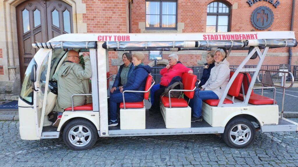 City Tour i golfbil modell större med 8 sittplatser